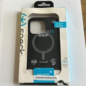 Speck Presidio2 grip iPhone 13 Pro Phone Case